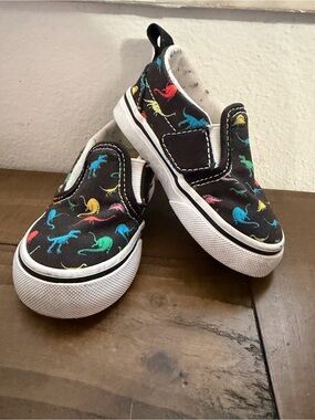 Vans toddler boys slip on black colorful dinosaur print sneakers size 5